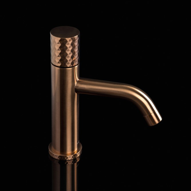 Смеситель для раковины Boheme Stick 121-BRB