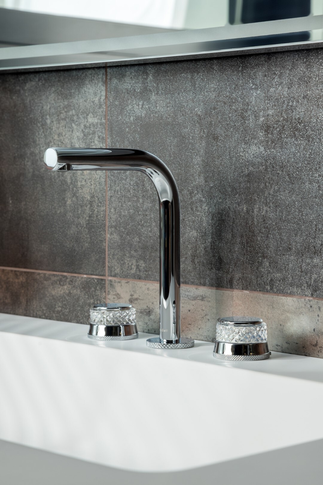 Смеситель для раковины Boheme Aura 152-CR-A